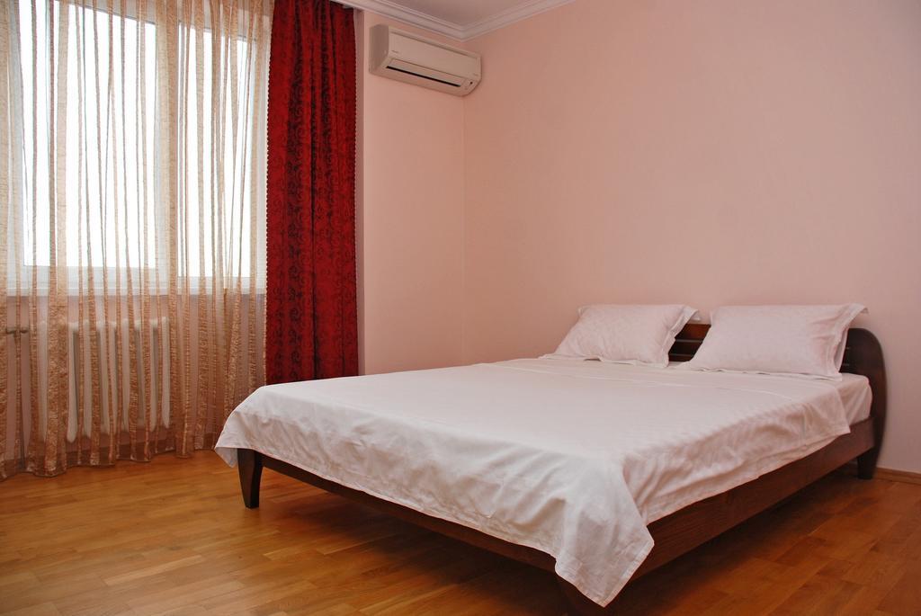 Kiev Pozniaky Apartment Kamer foto