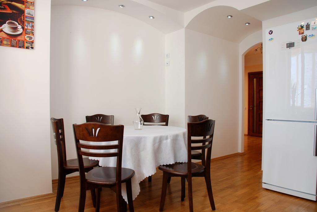 Kiev Pozniaky Apartment Kamer foto